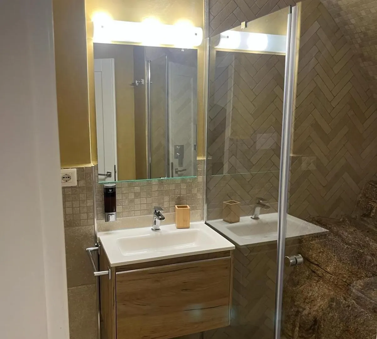 Stanza Privata Con Giardino Hotel La Maddalena  Guest house