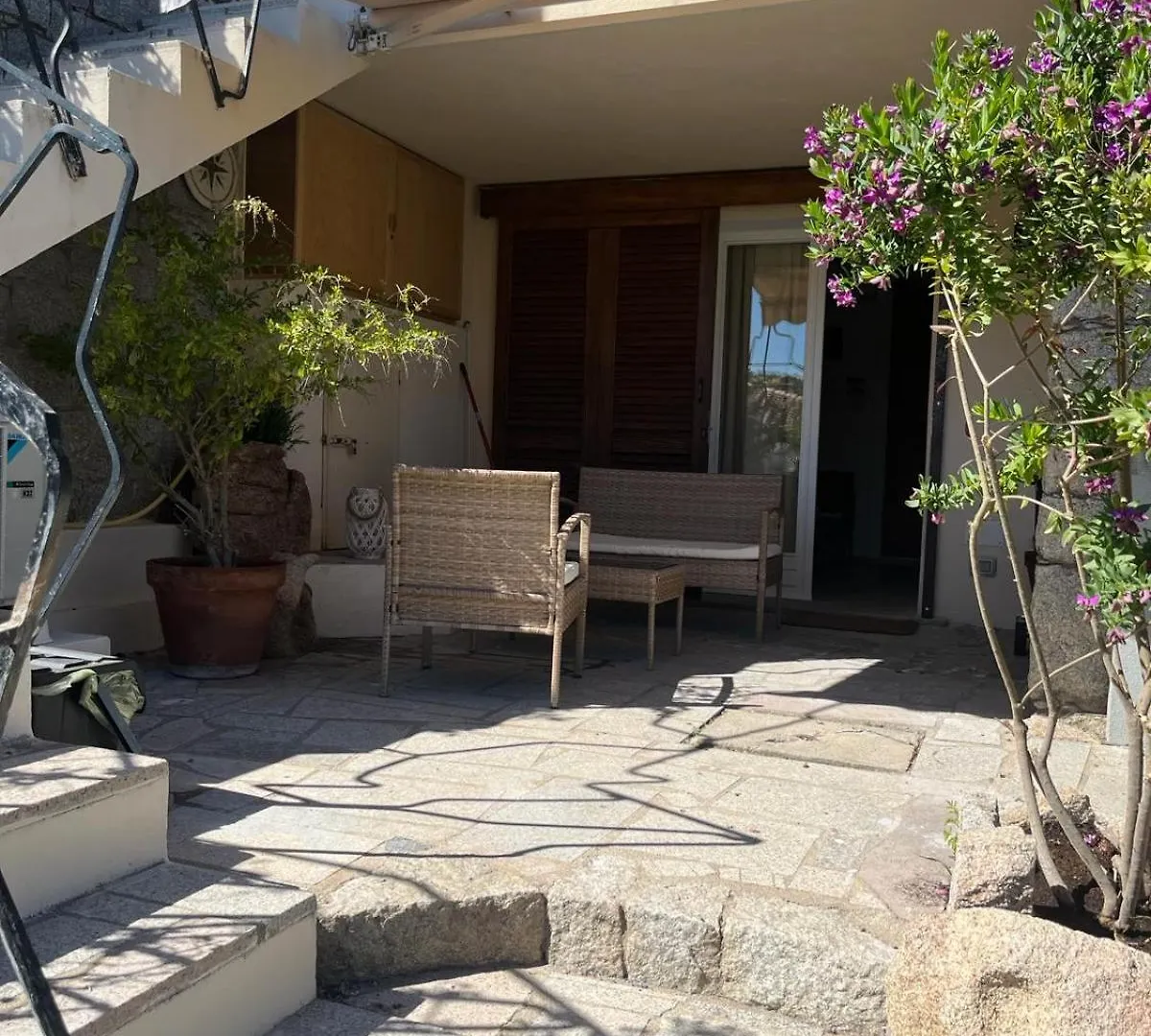 Affittacamere Hotel Stanza privata con giardino La Maddalena